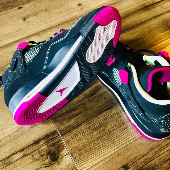 Jordan 4 - Day Glow Magenta Colorway - Picture 3 of 6